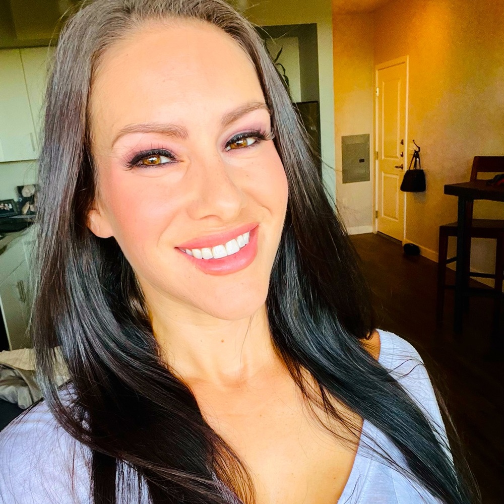 Meet your Posher, Laura